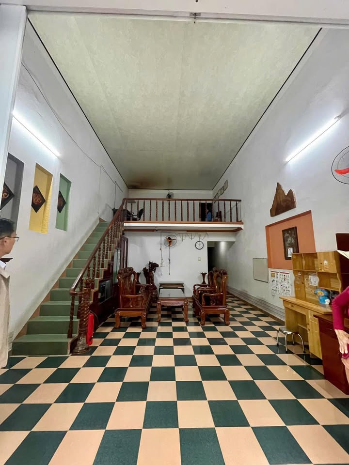 Cho thuê nhà nguyên căn mặt tiền Hoàng Văn Thụ Quy Nhơn 60m² giá 5 triệu - Sẵn nội thất đầy đủ!