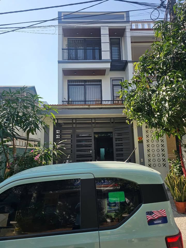 Bán lô đất đẹp Trần Bình Trọng, Quảng Hưng, 100m² giá chỉ 2.6 tỷ - Tiềm năng tăng giá mạnh!