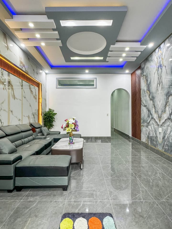 Nhà trệt 99m² hẻm 180 đường Cách Mạng Tháng 8 - Tặng nội thất cao cấp chỉ 2.48 tỷ!