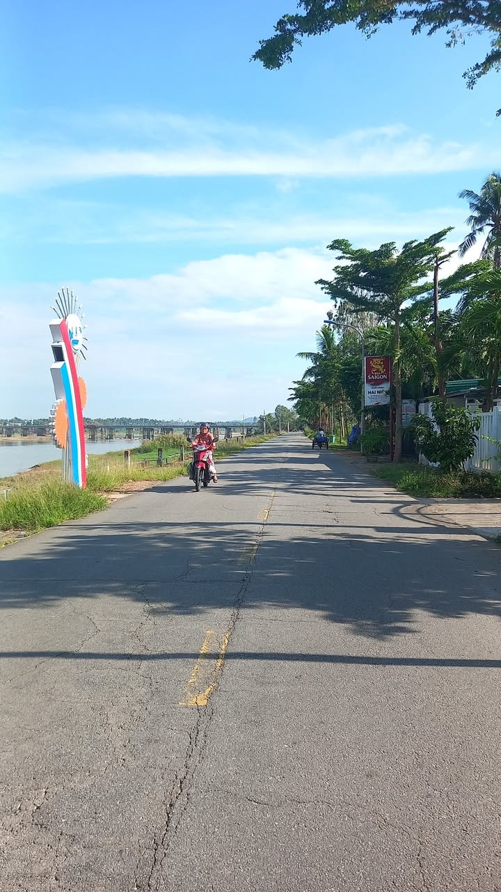 Đất bờ kè Hoài Đức Hoài Nhơn 190.6m² giá 2 tỷ - Thích hợp kinh doanh!