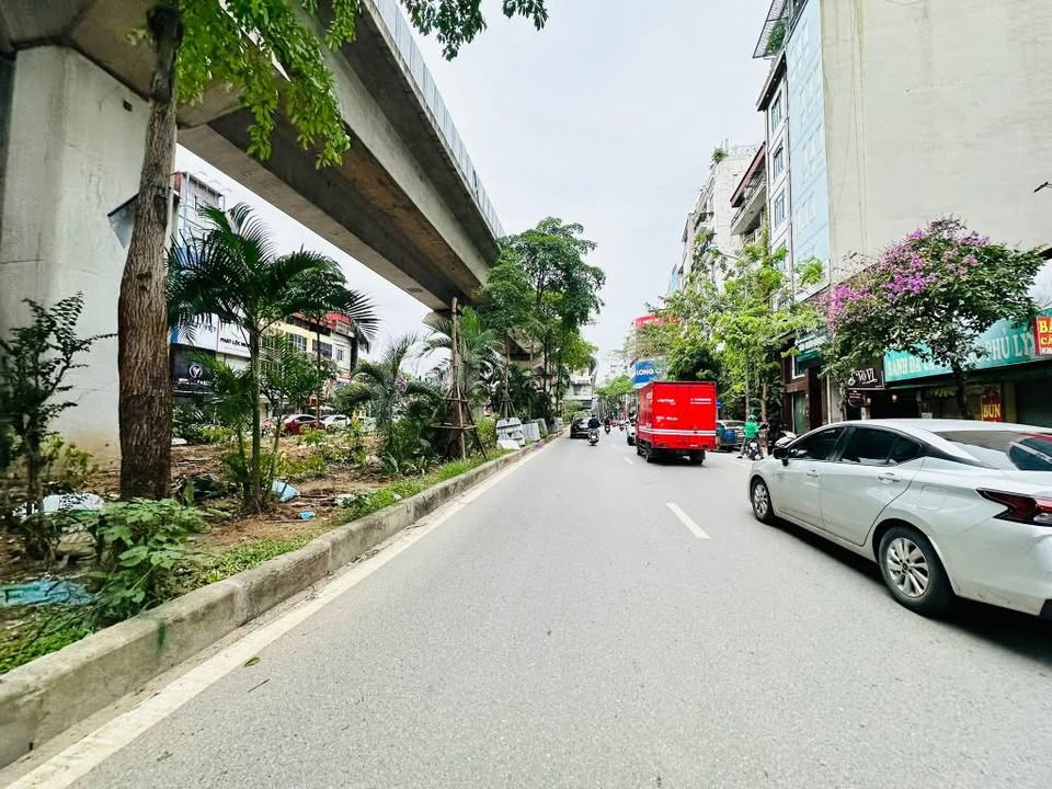 Nhà mặt phố Hoàng Cầu Đống Đa 60m² giá 34.9 tỷ - Kinh doanh đỉnh cao!