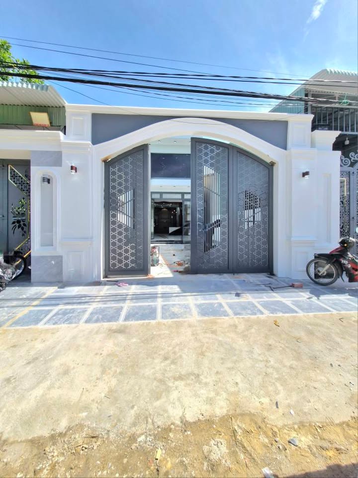 Nhà gác lửng Tây Ninh 166m² giá 1.92 tỷ - Hoàn thiện đẹp, giao ngay!