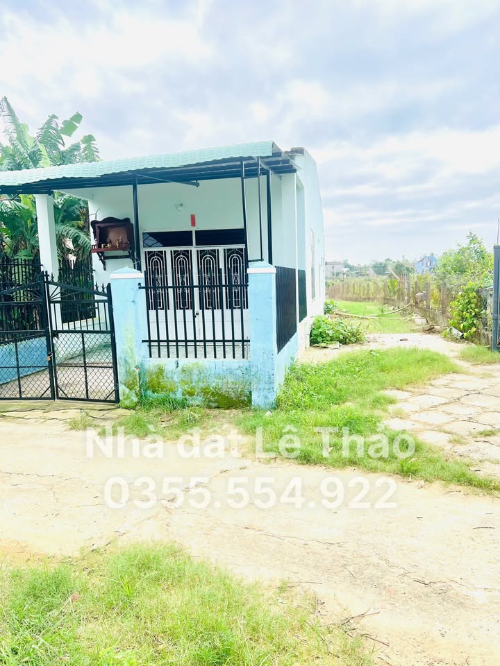 Nhà góc 2 mặt tiền Hòa Tiến Đà Nẵng 106m² giá 1.4 tỷ - Vị trí đắc địa gần chợ!