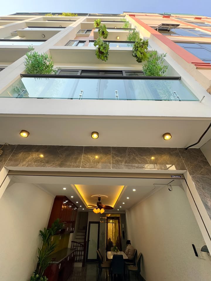 Nhà riêng Thạch Bàn, Long Biên 40m² giá 9 tỷ - Đầy đủ nội thất, thang máy