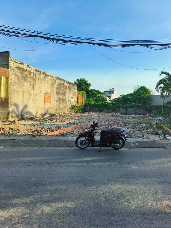 Đất nền Bà Điểm, Hóc Môn 270m² giá 6.8 tỷ - Mặt tiền đường nhựa thông thoáng!