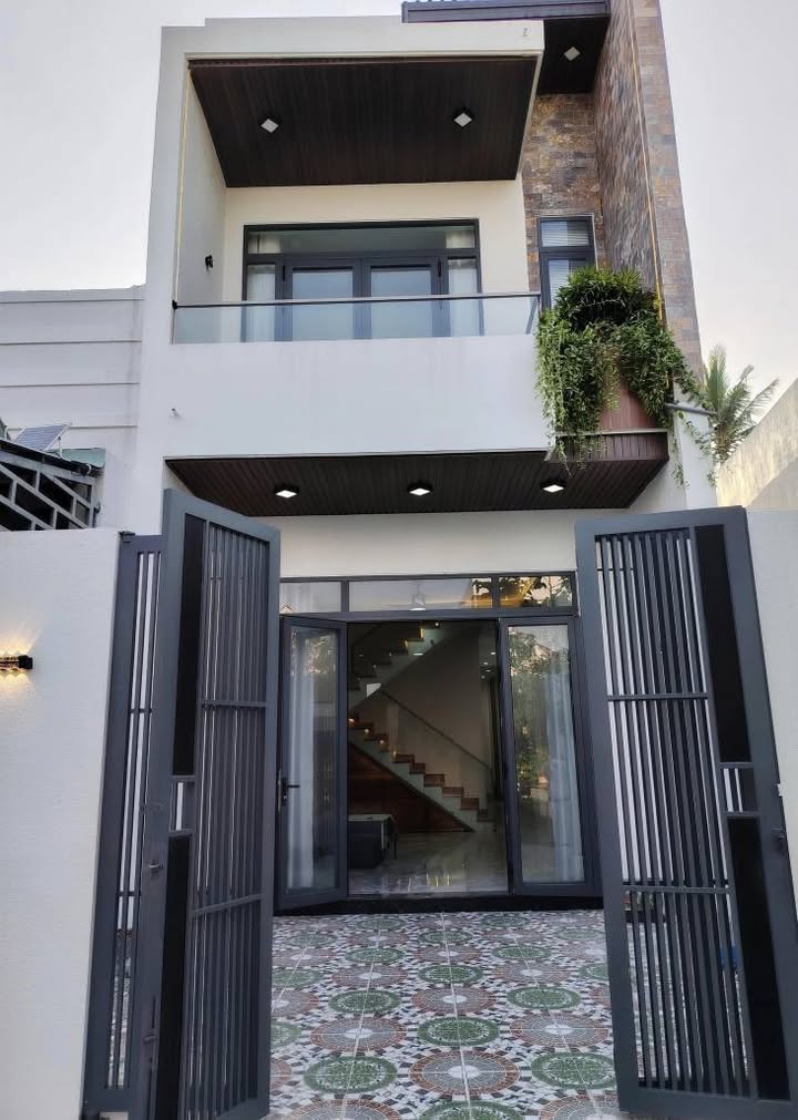 Nhà đẹp Khu Dân Cư An Bình, Rạch Giá 90m² giá 2.99 tỷ - Nội thất đầy đủ!