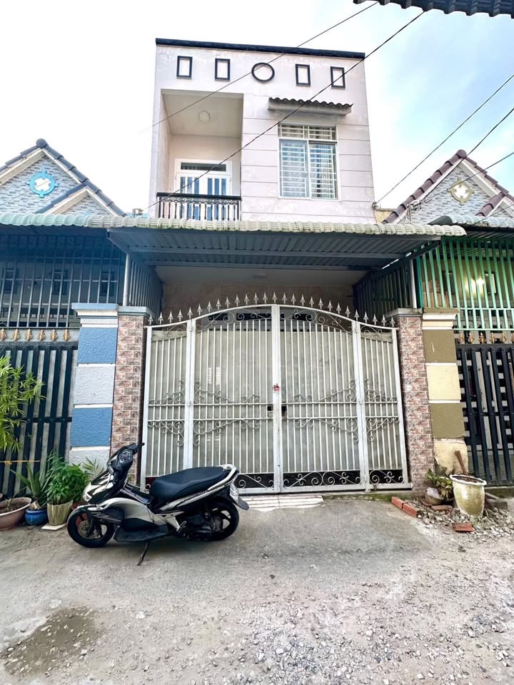 Nhà trệt lầu An Thới, Cần Thơ 63.9m² giá 2.49 tỷ - Gần chợ, sẵn sàng vào ở!