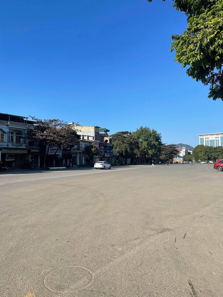 Nhà 3 tầng Hưng Thành, Tuyên Quang 73m² giá 4 tỷ - Gần trung tâm thành phố!