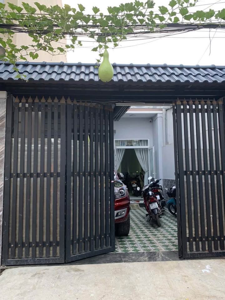 Nhà cấp 4 Tân Thới Nhất Q12 100m² giá 5.35 tỷ - Đường xe hơi rộng rãi!