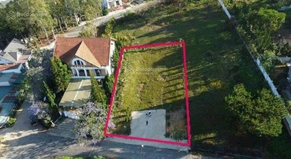 Đất đồi Nguyễn Hữu Cảnh P8 Đà Lạt 860m² giá 38 tỷ - Đầu tư sinh lời ngay!