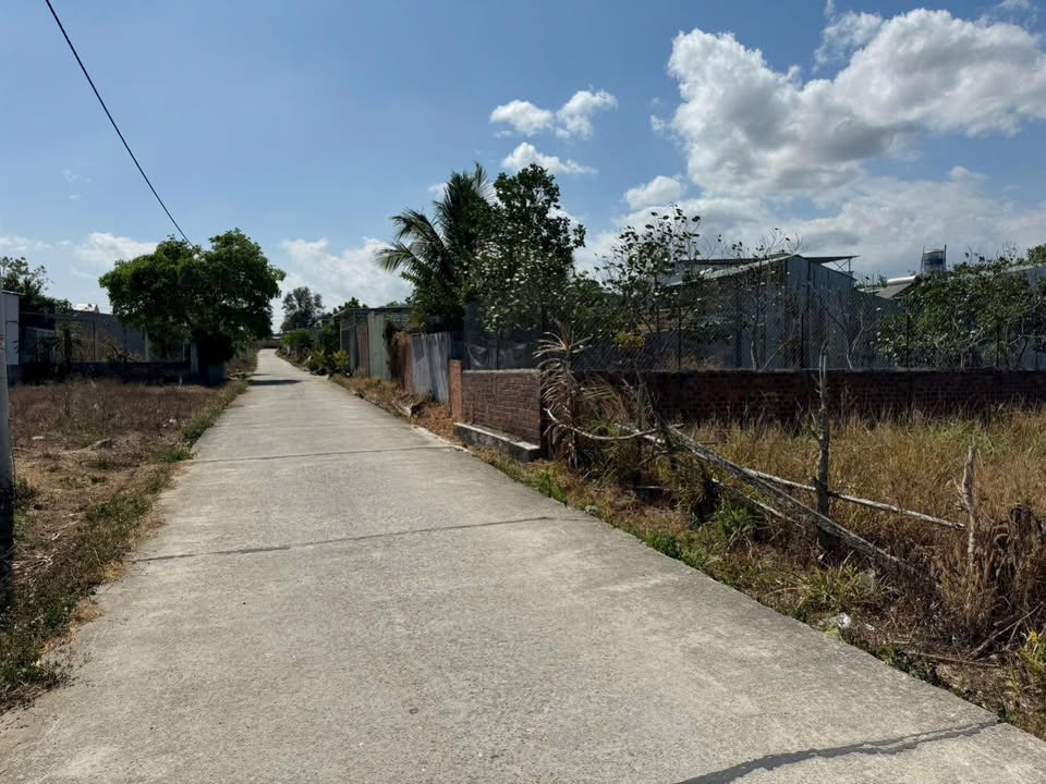 Đất thổ cư 250m² phường Đăk Cấm, giá 700 triệu - Đầu tư sinh lời ngay!