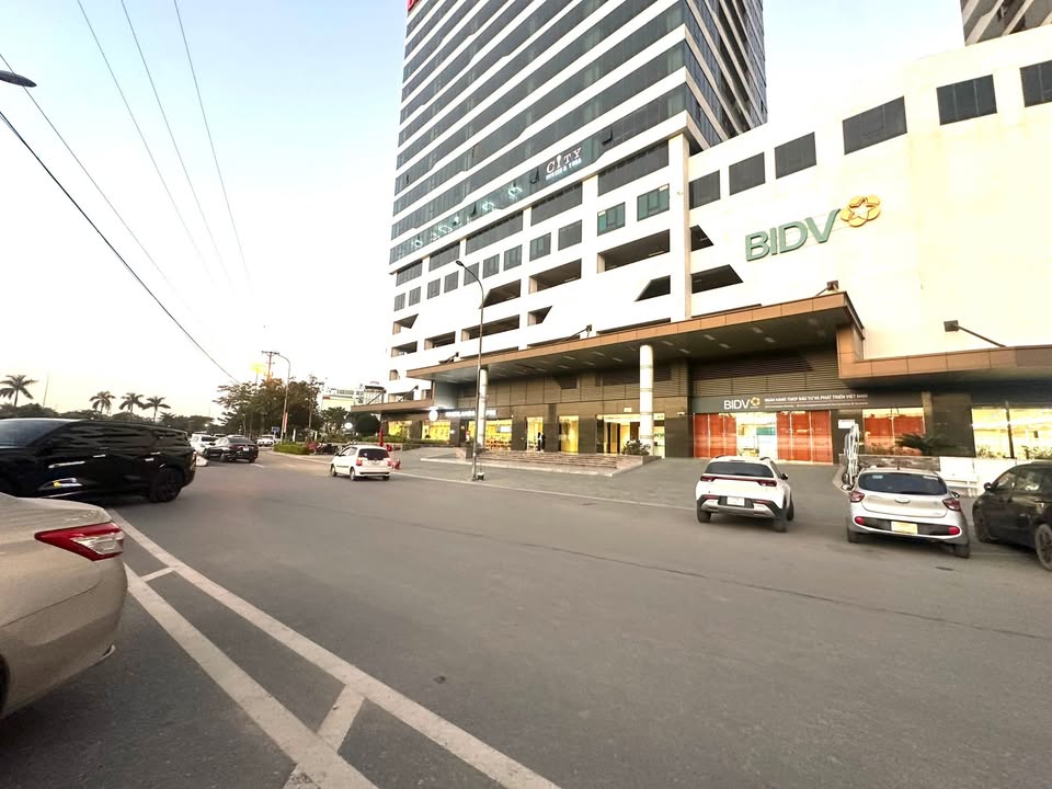 Nhà 3 tầng Vĩnh Ngọc 63m² giá 8.5 tỷ - Ô tô vào nhà, sẵn ở ngay!