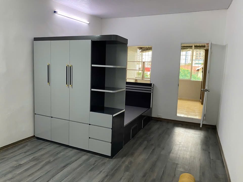 Căn hộ Tập thể 90m² phố Tô Hiệu, Nghĩa Tân, Cầu Giấy - Giá chỉ 9,5 triệu/tháng, vào ở ngay!