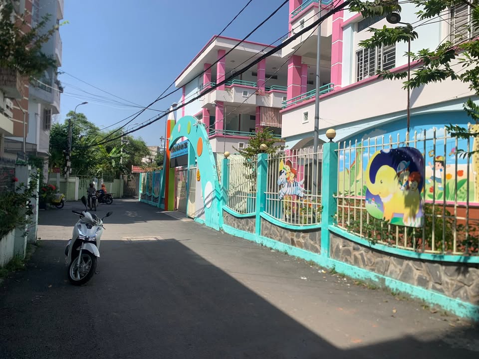 Nhà phố Nguyễn Văn Đậu 120m² giá 8 tỷ - Gần Bến xe Miền Đông!