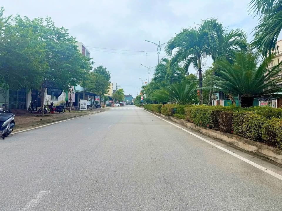 Đất mặt tiền Lê Quý Đôn, Tư Nghĩa 99.49m² giá 2.5 tỷ - Vị trí đắc địa, tiện ích đầy đủ!