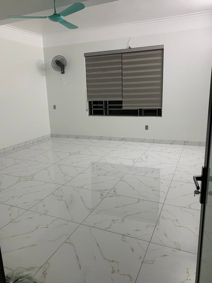 Phòng cho thuê tại Lĩnh Nam, Hoàng Mai, 35m² chỉ 3.5 triệu/tháng - Không thể bỏ lỡ!