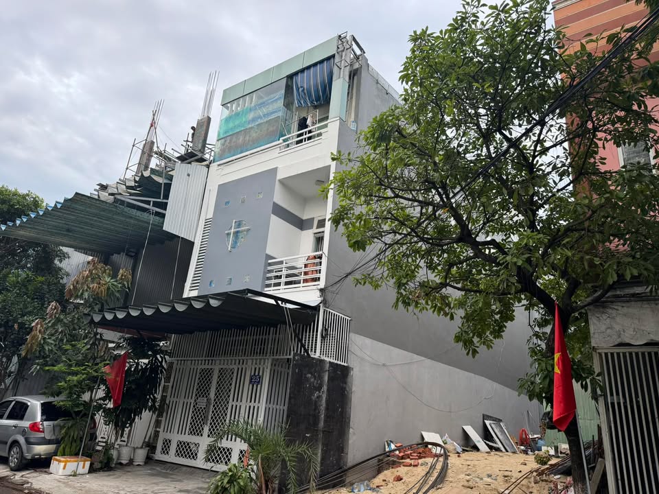 Nhà 2 tầng Mỹ An 100m² giá 11.35 tỷ - Sát Sông, vị trí đẹp trực diện pháo hoa!