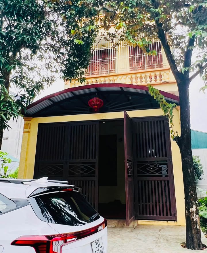 Nhà 3 tầng đường Nguyễn Văn Cừ, Nam Bình, 108m² giá 7 tỷ - Đẹp và rẻ!