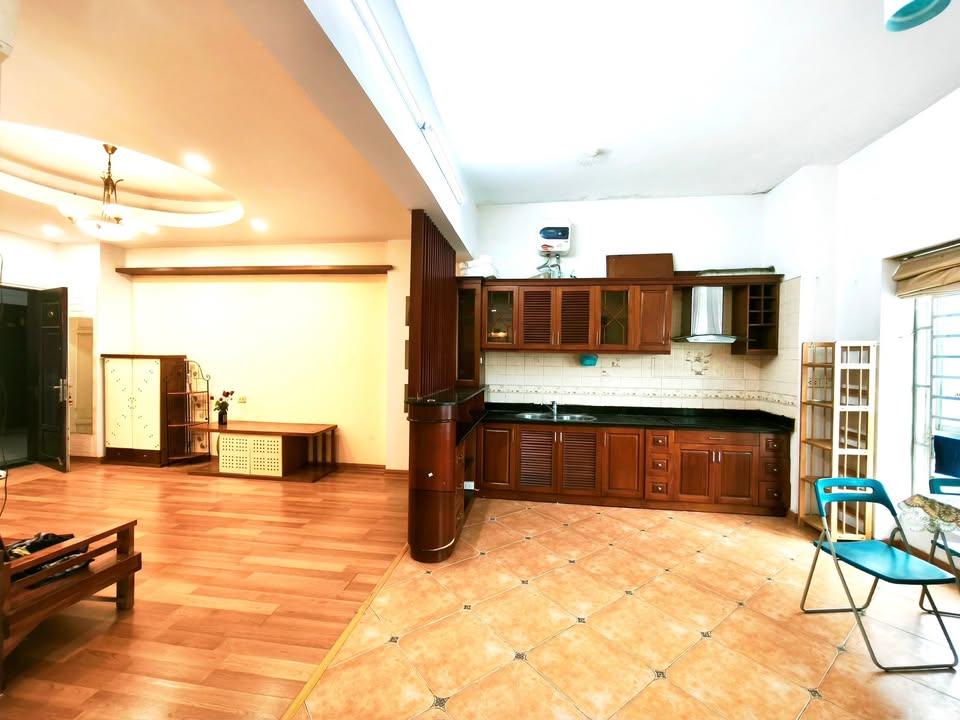 Căn hộ chung cư 671 Hoàng Hoa Thám, Ba Đình 91m² giá 14 triệu - Full nội thất, sẵn sàng vào ở!