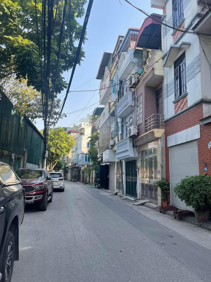 Nhà phố Vũ Xuân Thiều - Sài Đồng 4PN giá 11 triệu - Kinh doanh thuận lợi!