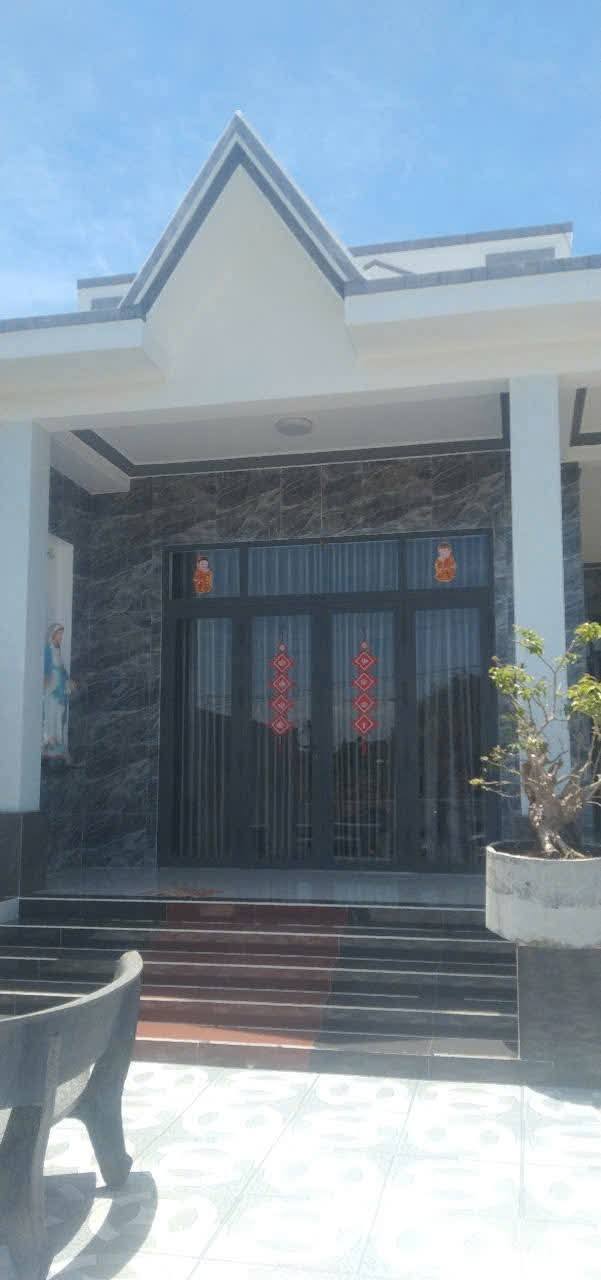 Đất nền Hàm Thắng 1000m² giá 1.8 tỷ - Nhà mái thái đẹp, chính chủ