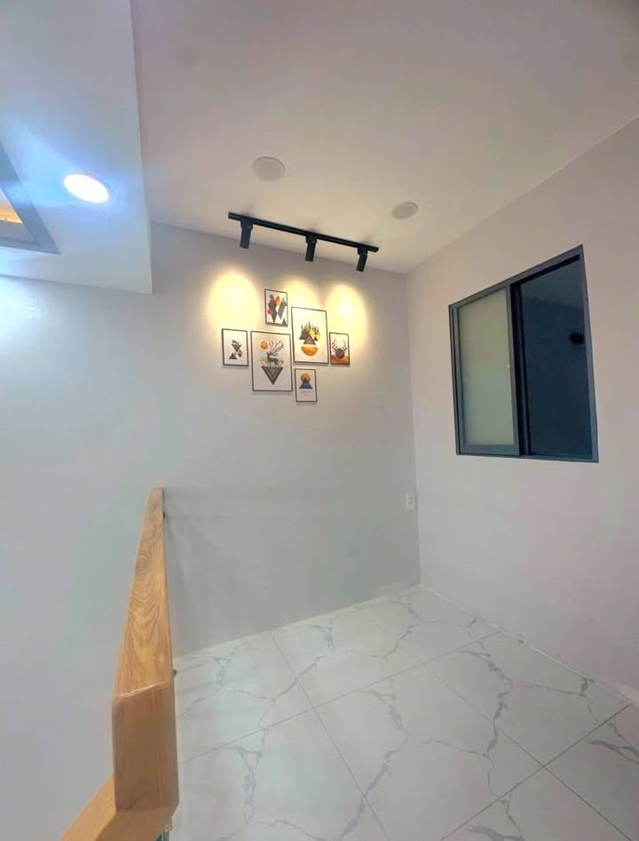 Nhà 2 tầng Bình Trị Đông 25m² giá 2 tỷ - Đường thông thoáng, sổ đỏ chính chủ!