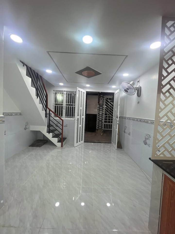 Nhà phố Xuân Thới Thượng 20m² giá 860 triệu - Sẵn sàng vào ở ngay!