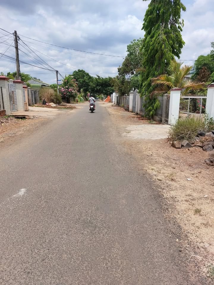 Đất nền Hòa Phú - Buôn Ma Thuột 420m² giá 1.5 tỷ - Mặt tiền đường nhựa rộng rãi!