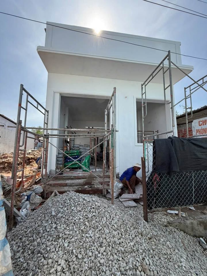 Nhà mới xây Phường Phước Hậu, TP Vĩnh Long 90m² giá 1.6 tỷ - Sẵn sàng vào ở ngay!