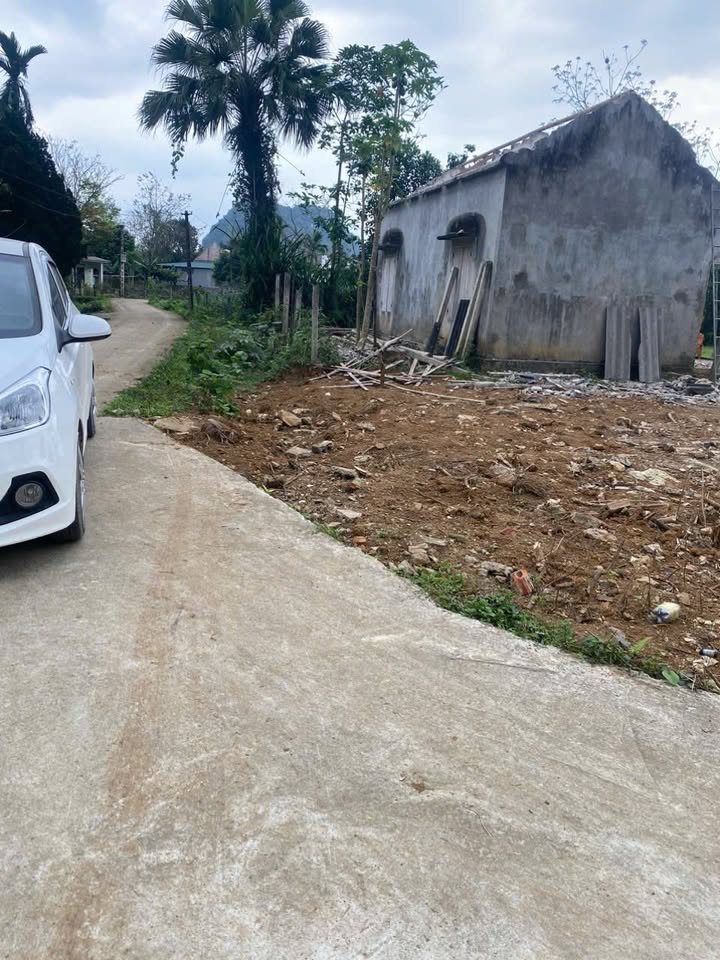 Đất đẹp 2 mặt tiền Yên Trị, Yên Thủy 400m² giá 700 triệu - Cơ hội đầu tư hấp dẫn!