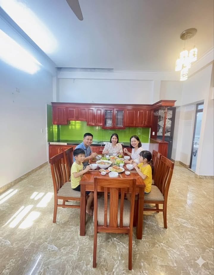 Nhà 3 tầng phường Trần Lãm 60m² giá thỏa thuận - Vị trí giao thông thuận lợi!