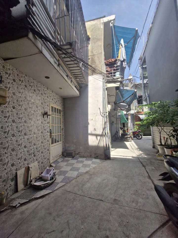 Nhà hẻm Ni Sư Huỳnh Liên, Tân Bình 9m² giá 1.6 tỷ - Hẻm xe hơi gần Khu Bàu Cát!