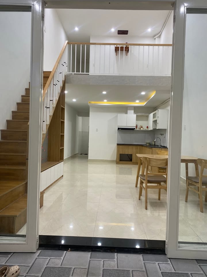 Nhà mê lửng đúc K78 Lê Thanh Nghị 60m² giá 4.1 tỷ - Sẵn sàng ở ngay!