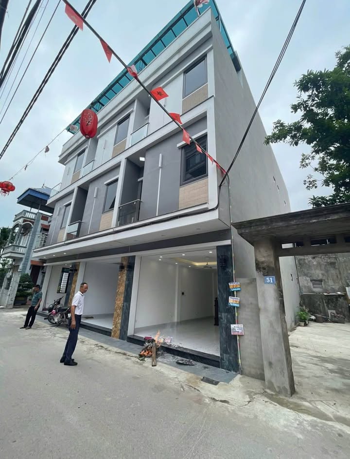 Nhà mặt phố Biên Giang Hà Đông 40m² giá 5.8 tỷ - Kinh doanh đỉnh cao, ô tô vào nhà!