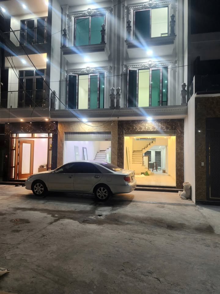 Nhà 3 tầng mặt phố Chu Văn An, Thái Bình 60m² - Thiết kế hiện đại, gara ô tô riêng!