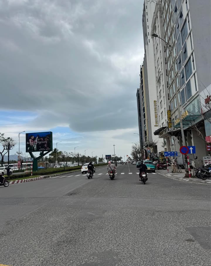 Khách sạn 6 tầng đường Nguyễn Văn Thoại 78m² giá 16 tỷ - Đầu tư sinh lời ngay sát biển Mỹ Khê!