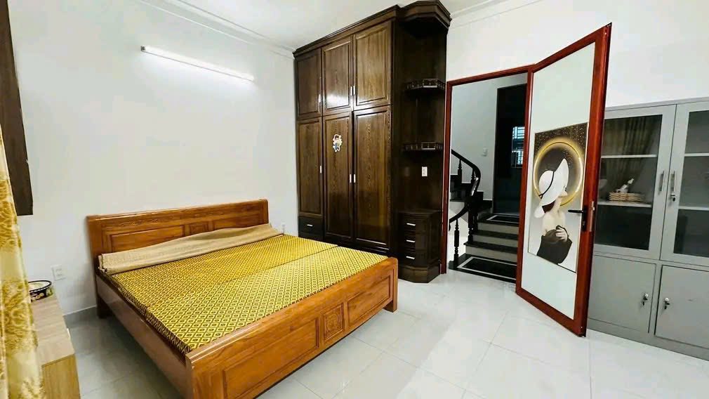 Nhà mặt đường Bùi Viện, Nam Hải 50m² giá 12 triệu - Ô tô đỗ cửa thuận tiện!