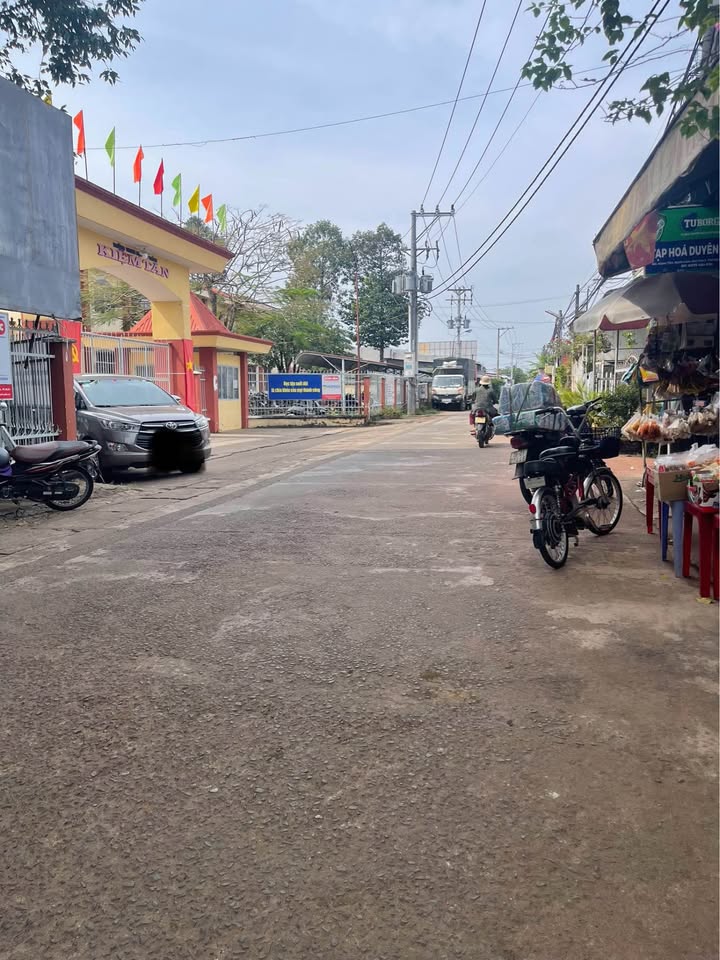 Nhà mặt tiền đường Kiệm, Thống Nhất, Đồng Nai 108m² giá 1.8 tỷ - Sổ hồng chính chủ, sang tên ngay!