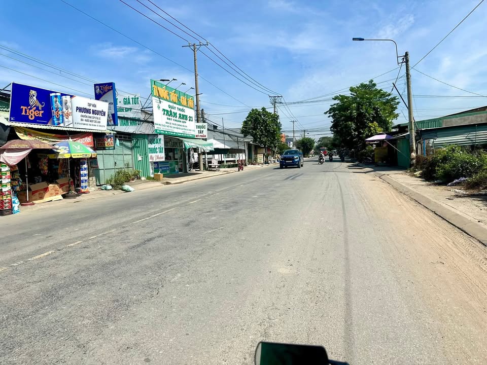 Đất mặt tiền ĐT 816 Bến Lức 672m² giá 6.7 tỷ - Phù hợp cho kinh doanh và xây nhà vườn!