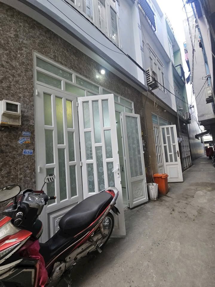 Nhà phố Hiệp Thành, Quận 12, 20m², giá 1.35 tỷ - Dọn vào ở ngay!