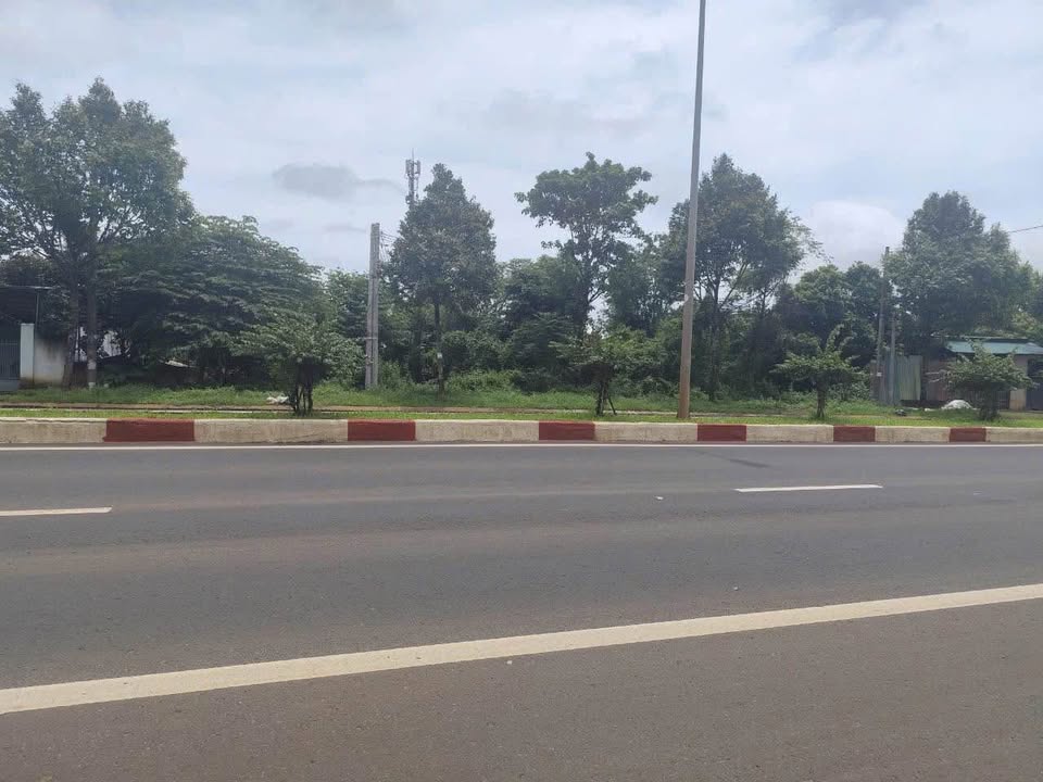 Nhà phố mặt tiền Vành Đai 30/4, Buôn Ma Thuột, 938m² - Cơ hội đầu tư tuyệt vời!