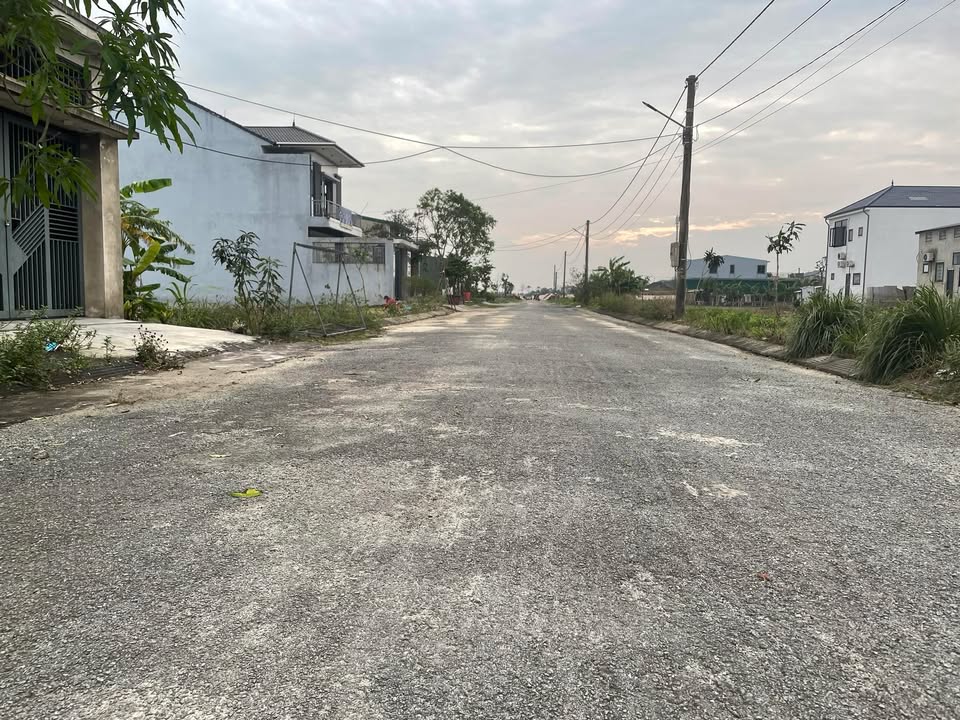Đất nền xây dựng tại Văn Yên, Hà Tĩnh 168m² - Mặt tiền 9m, giá thỏa thuận!