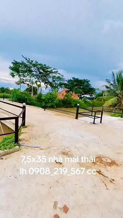 Nhà mái thái An Lục Long, Long An 262.5m² giá 2 tỷ - View kênh tuyệt đẹp!