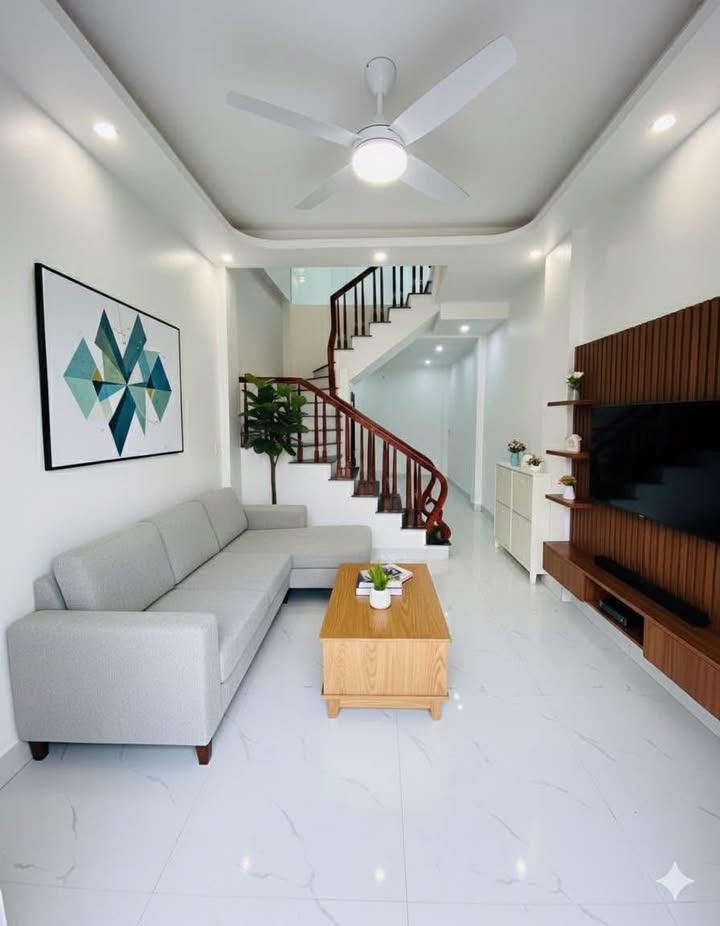 Nhà lô góc 3.5 tầng Vũ Phúc, Thái Bình 40m² giá 1.7 tỷ - Ngõ xe máy thông thoáng!