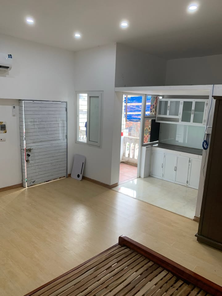 Phòng cho thuê ngõ 165 Dương Quảng Hàm, Cầu Giấy 35m² - Không chung chủ, giờ giấc tự do!