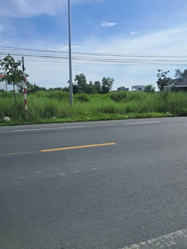 Kho xưởng mặt tiền Quốc lộ 50, phường Sơn Qui, 1750m² - Giá tốt, thương lượng trực tiếp!