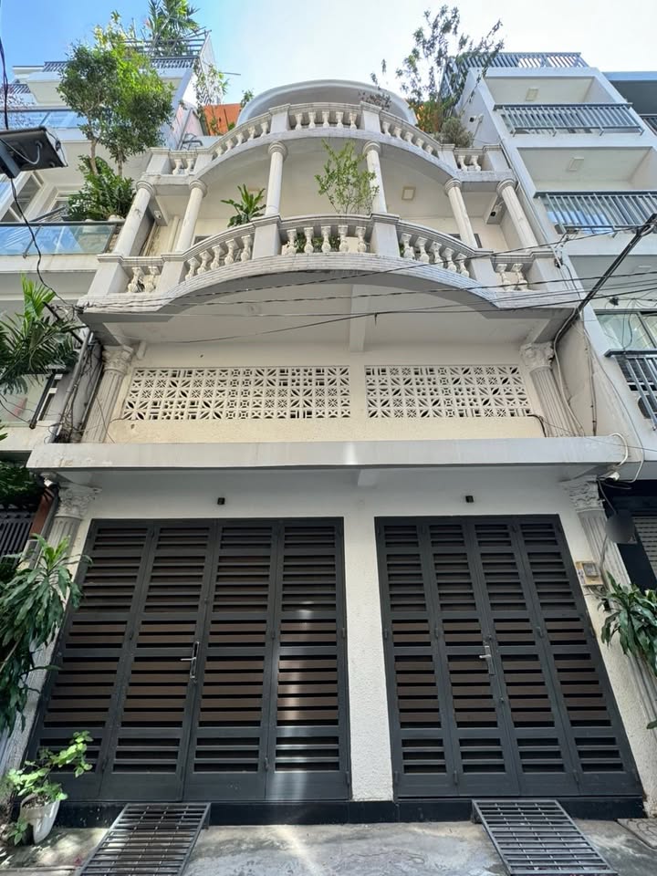 Nhà riêng Đoàn Thị Điểm Bình Thạnh 70m² giá 16 tỷ - Mặt tiền cực đẹp!