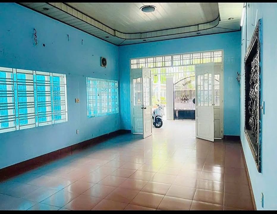 Nhà cấp 4 Thới Hòa, Bến Cát 144.9m² giá 1.9 tỷ - Sân rộng, an ninh tốt!