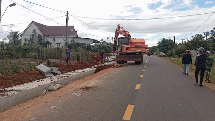 Đất nền 2500m² tại huyện Chư Prông, Gia Lai - Giá tốt chỉ 16.25 tỷ!