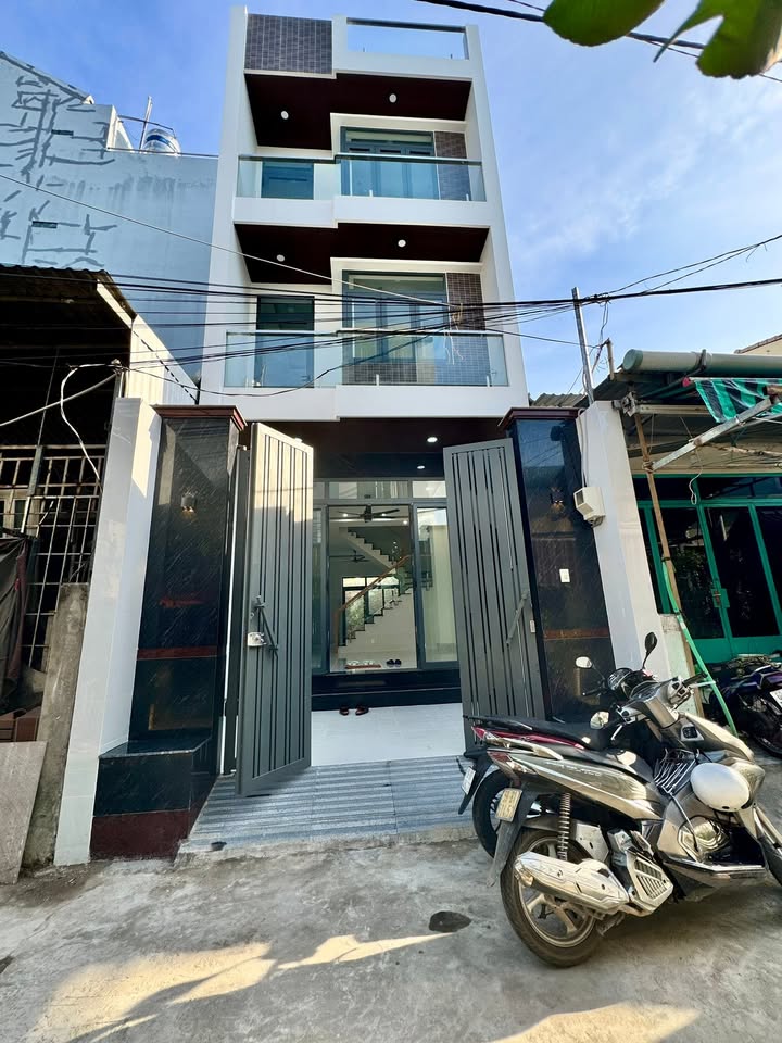 Nhà mới 4 tầng đường 28, Cát Lái, 73m² giá 8.5 tỷ - Thiết kế sang trọng, dọn vào ở ngay!